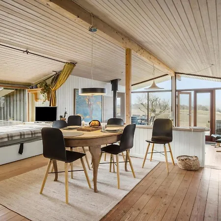 Holiday home Stunning In With Wifi *